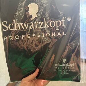 Schwarzkopf Professional Salon Cape